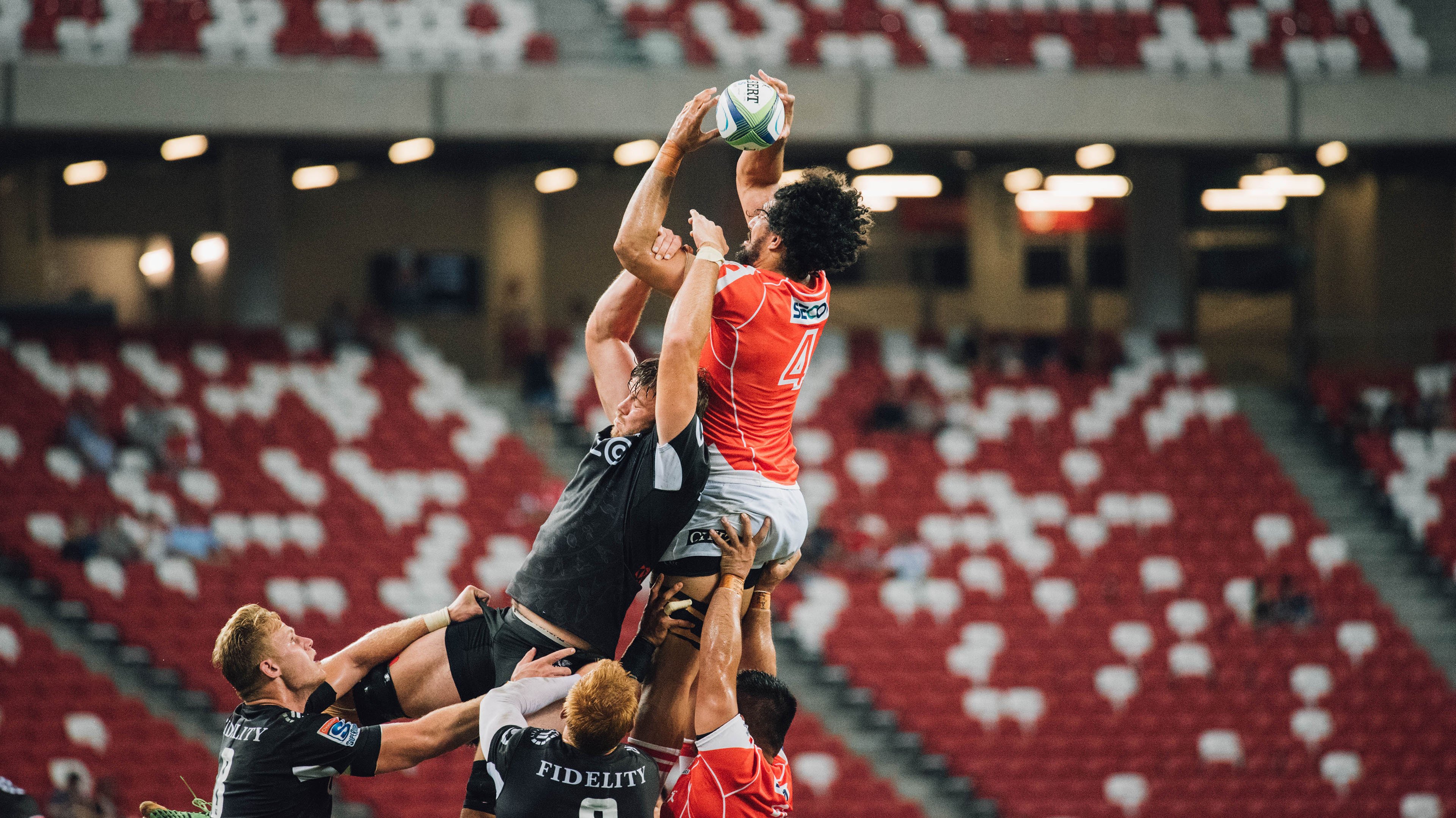 虎扑体育系列专栏文章热议英超赛场变数，比赛中心虎扑