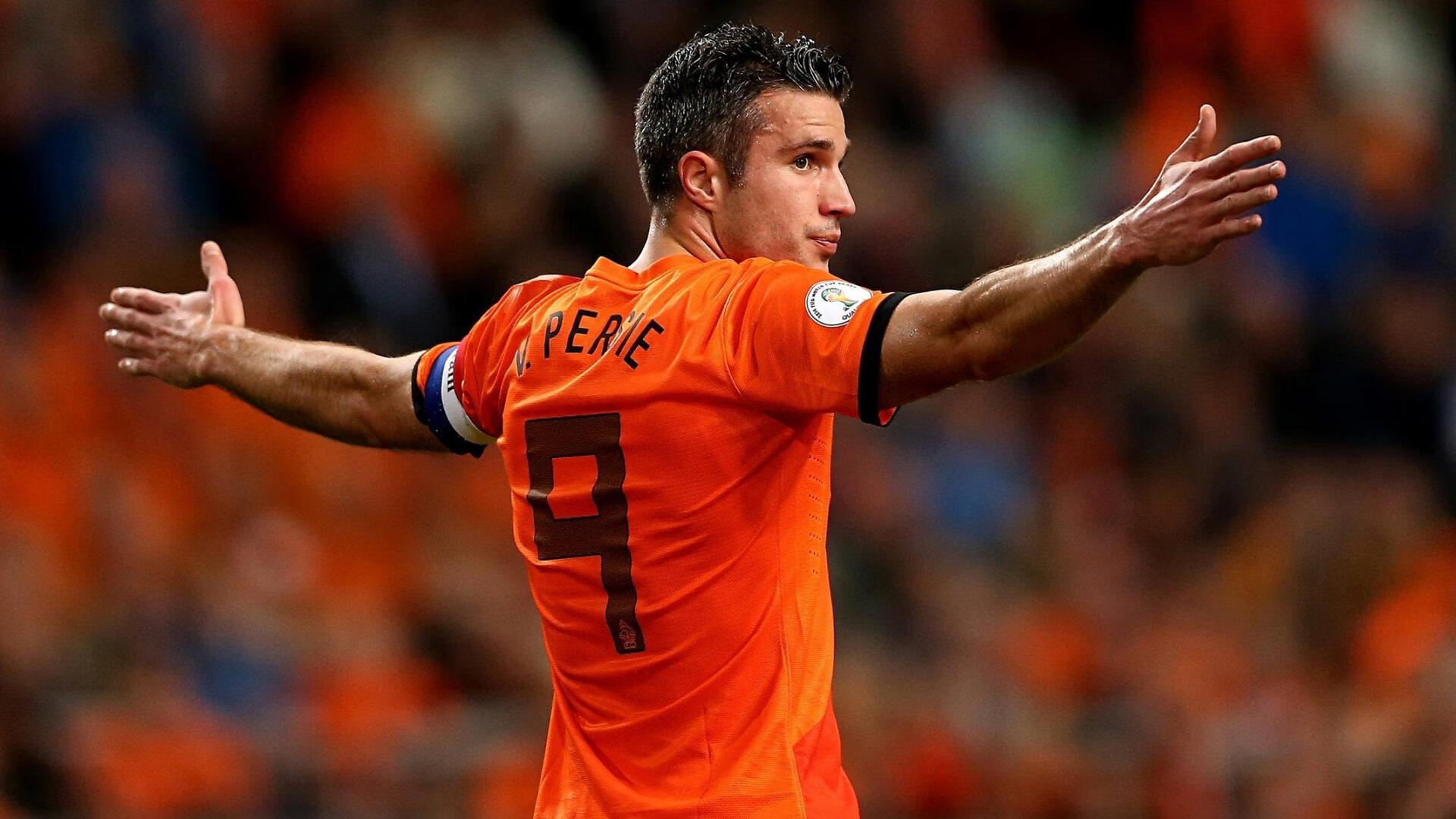 贝尔纳代斯基连续上演帽子戏法，成为焦点人物，贝尔纳代斯基帅气